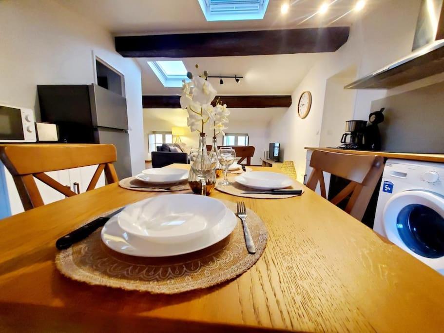 Appartement Chaleureux Au Pied De La Cite Avec Parking Carcassonne Eksteriør billede